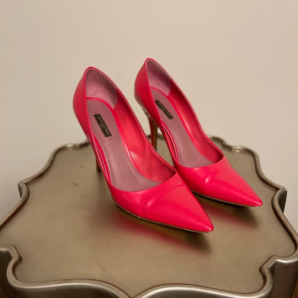 Strawberry Louis Vuitton Pump